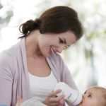 Бутылочки для новорожденных — какие лучше?