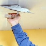 Как очистить швы между плиткой на полу?