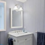 Можно ли в ванной клеить обои и какие?
