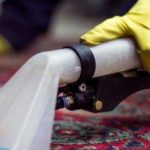 Чем почистить палас, не снимая его с пола?
