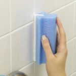 Как бороться с плесенью на стенах в квартире?