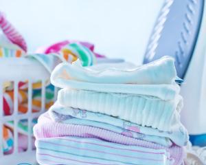 Нужно ли гладить вещи новорожденного?
