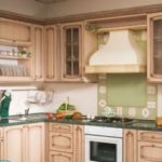 Коричневая кухня — какие обои подобрать?