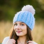 Как постирать шапку с меховым помпоном?