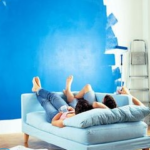 Как избавиться от запаха краски в квартире после покраски?