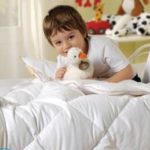 Какое одеяло лучше для ребенка?