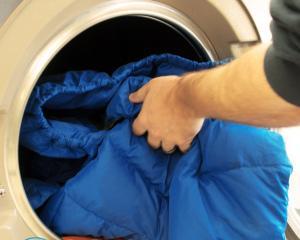 Как отстирать солярку с одежды в домашних условиях?