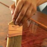 Как заделать скол на ламинате в домашних условиях?