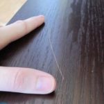 Чем замазать царапины на мебели?
