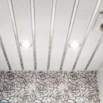 Установка реечного потолка в ванной