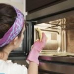 Как отмыть микроволновку внутри от жира?