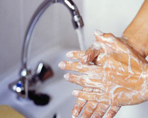 Чем отмыть марганцовку с рук