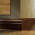 Как сделать плинтус?