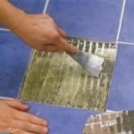 Как снять плитку в ванной со стены?