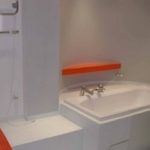 Как избавиться от плесени в ванной?