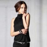 Как убрать клей с одежды?