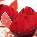 Цветы из салфеток с конфетами своими руками